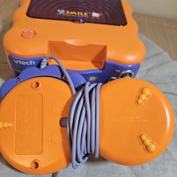 Vtech vsmile tv learning system game console with controller - Picture 9 of 13